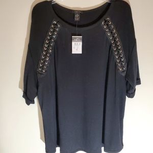 Beautiful Womens Black Top *NWT*